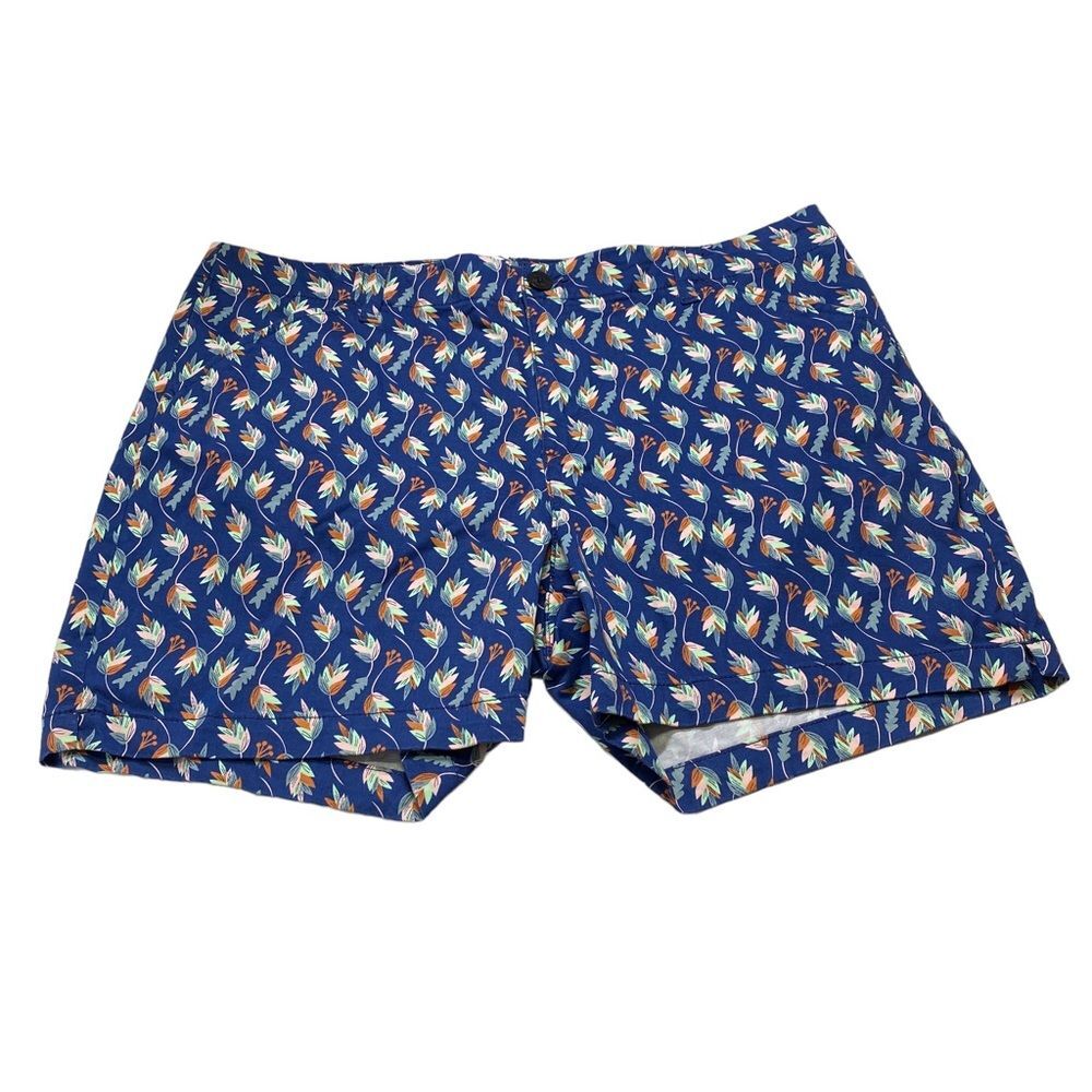 LEE Women's Size 18 Regular Fit Mid Rise, 5" inseam, Leaf Print Navy Blue Shorts
